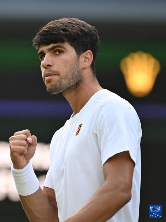 她成为全场 她成为全场